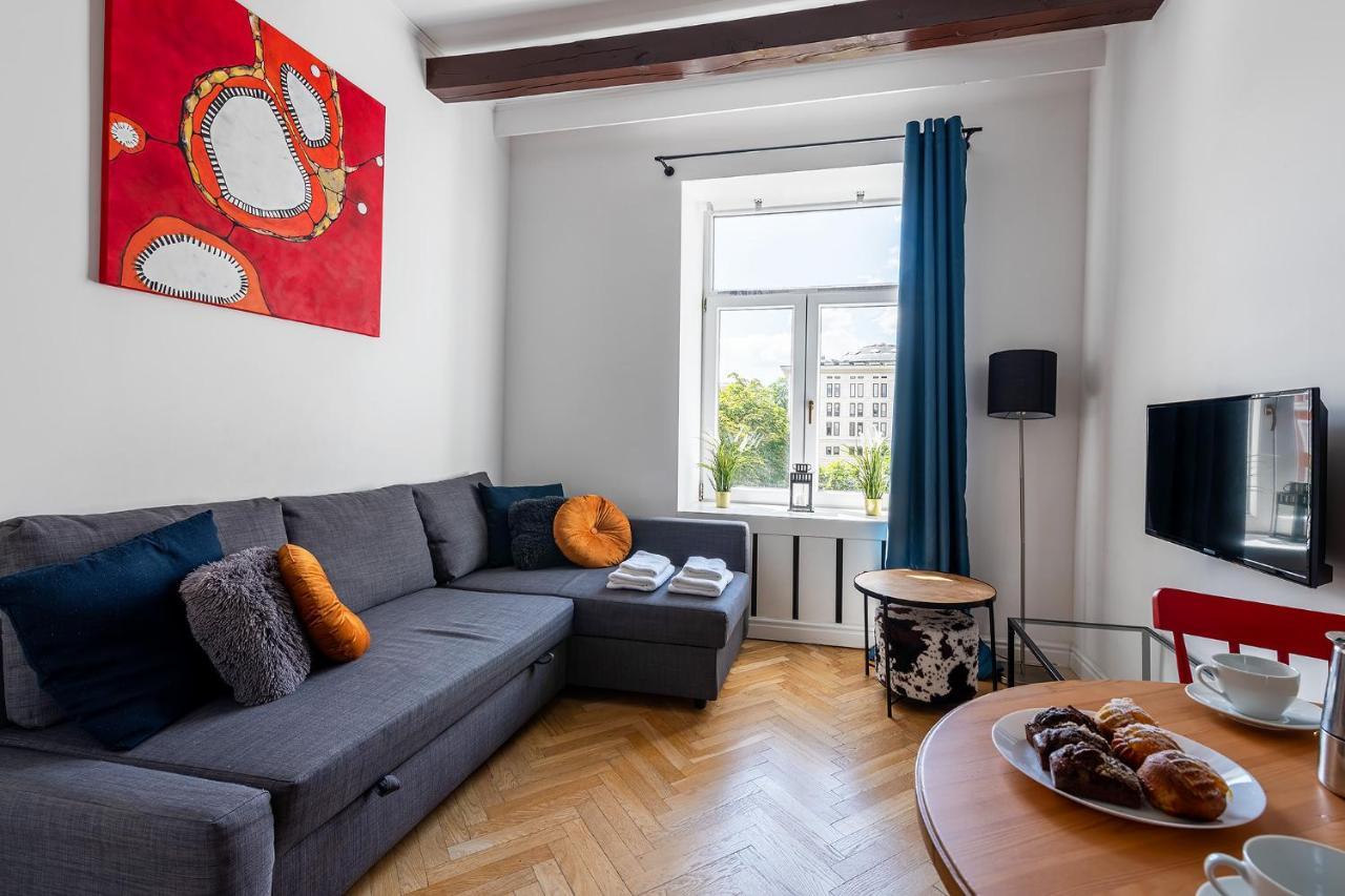Apartament Good - Wspólna 54a - Red Warszawa