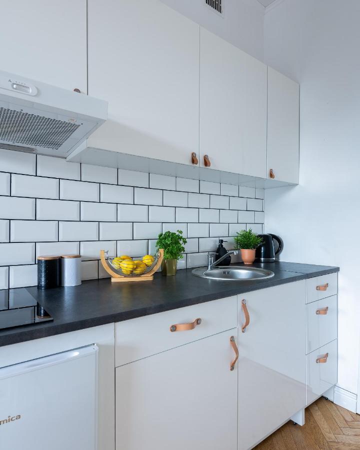 Apartament Good - Wspólna 54a - Red Warszawa